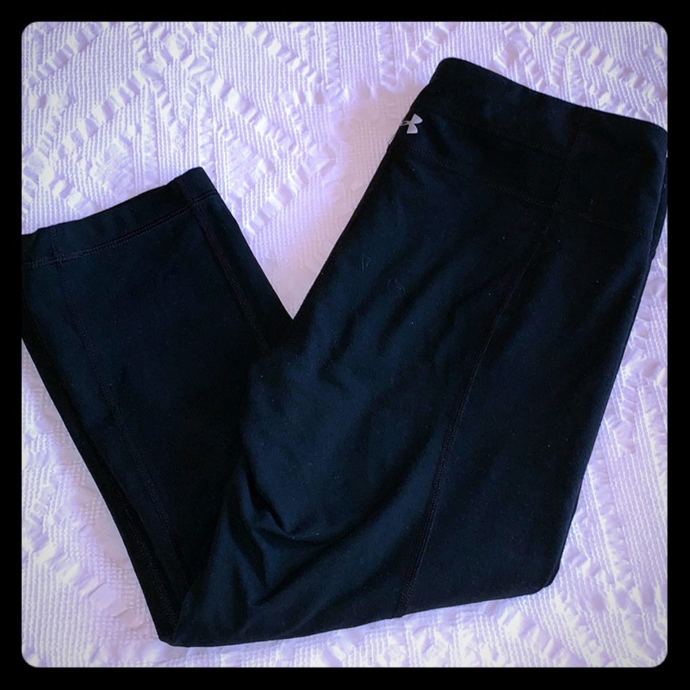 Women’s black Under Armour leggings